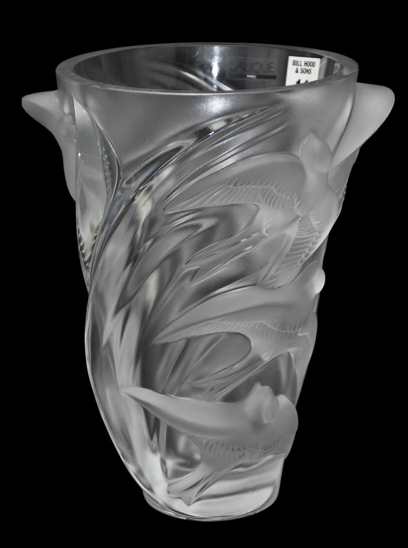 Large Lalique France Crystal "Martinets" Vase, Featuring Frosted Sparrows In Relief, Signed Lalique (1 of 7)