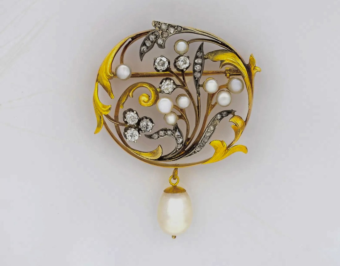 Russian Faberge Era Brooch Pearls & Old Mine Cut Diamonds. Russian Faberg?? Era Old Mine Cut: Russian Faberge Era Brooch Pearls & Old Mine Cut Diamonds. Russian Faberg?? Era Old Mine Cut Diamonds and Natural Pearl Brooch, ca. 1890/1910 Measurements: 36.5 /48 mm, Weight: 11.4 g, Hallmarks: "KF 