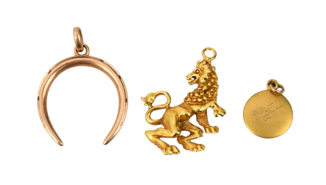 10K Yellow Gold Charm Pendant Lot. Horseshoe 1.25" Lion 1" and Medallion engraved Patricia .5". Wt. (1 of 2)
