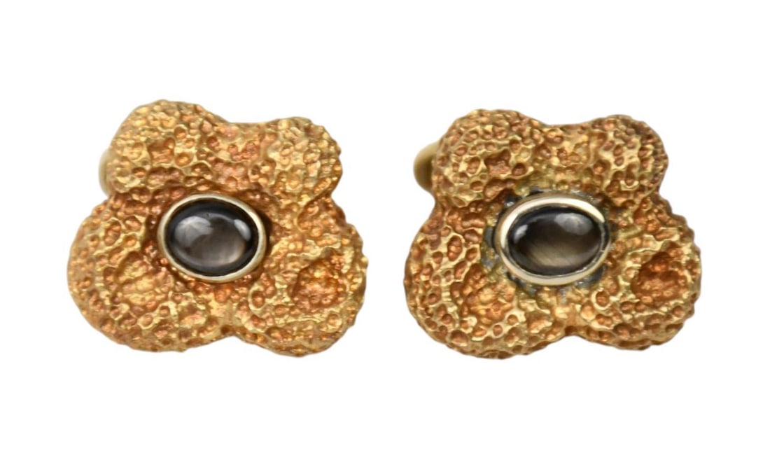 14K Yellow Gold Cufflink. Dark Gray Stone. Wt. 31.5 grams: 14K Yellow Gold Cufflink. Dark Gray Stone. Wt. 31.5 grams