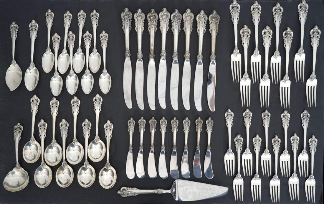 Wallace Sterling Grand Baroque Flatware set. 8 dinner knives 9.75", 8 dinner forks 7.75", 10 Salad (1 of 12)
