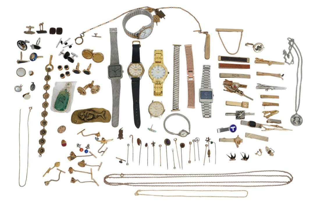 Costume Lot Cufflinks, Tie Tac & clips, Pins & Watches. Various designers some single cufflinks. (1 of 7)