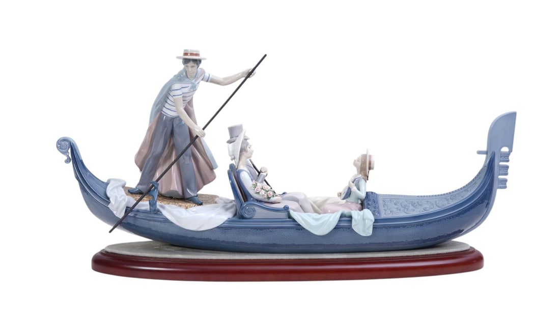 LLADRO Porcelain Sculpture, "In The Gondola", Numbered Edition 6640, 14 1/2"h x 31"w x 6"d