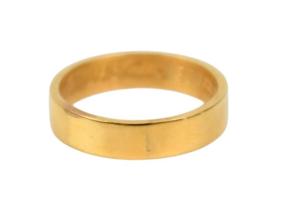 22 Kt Yellow Gold Wedding Band. Engraved on the inside. WT. 6.9 grams, size 9, .5mm wide (1 of 4)