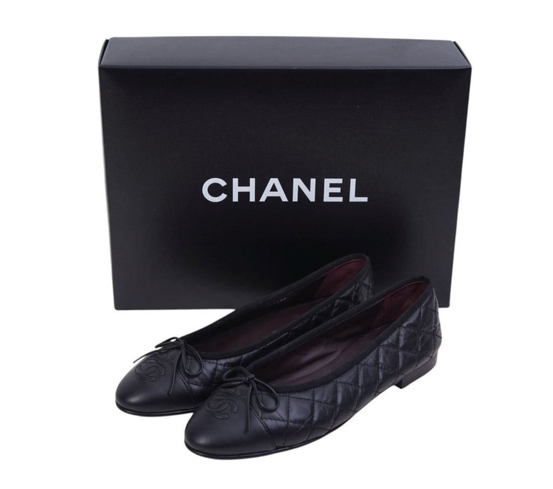 CHANEL Calfskin Quilted Black CC Cap Toe Ballerina Flats, Size 38.5 in Box Condition: Excellent Not: CHANEL Calfskin Quilted Black CC Cap Toe Ballerina Flats, Size 38.5 in Box Condition: Excellent Not Authenticated
