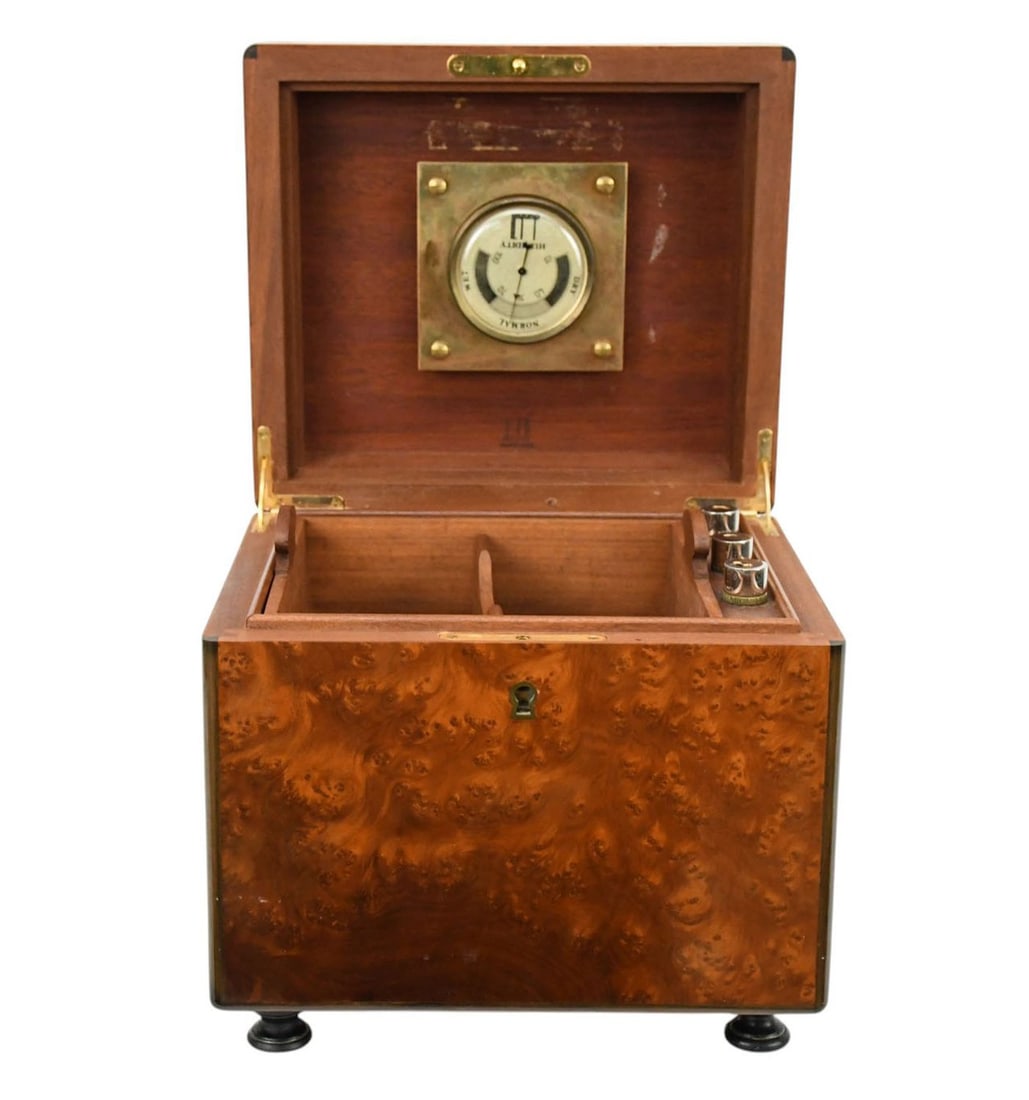 Vintage Dunhill Humidor, Lacquered Burl Wood on Bun Feet, good condition. 9"h x 9"w x 9"d (1 of 9)