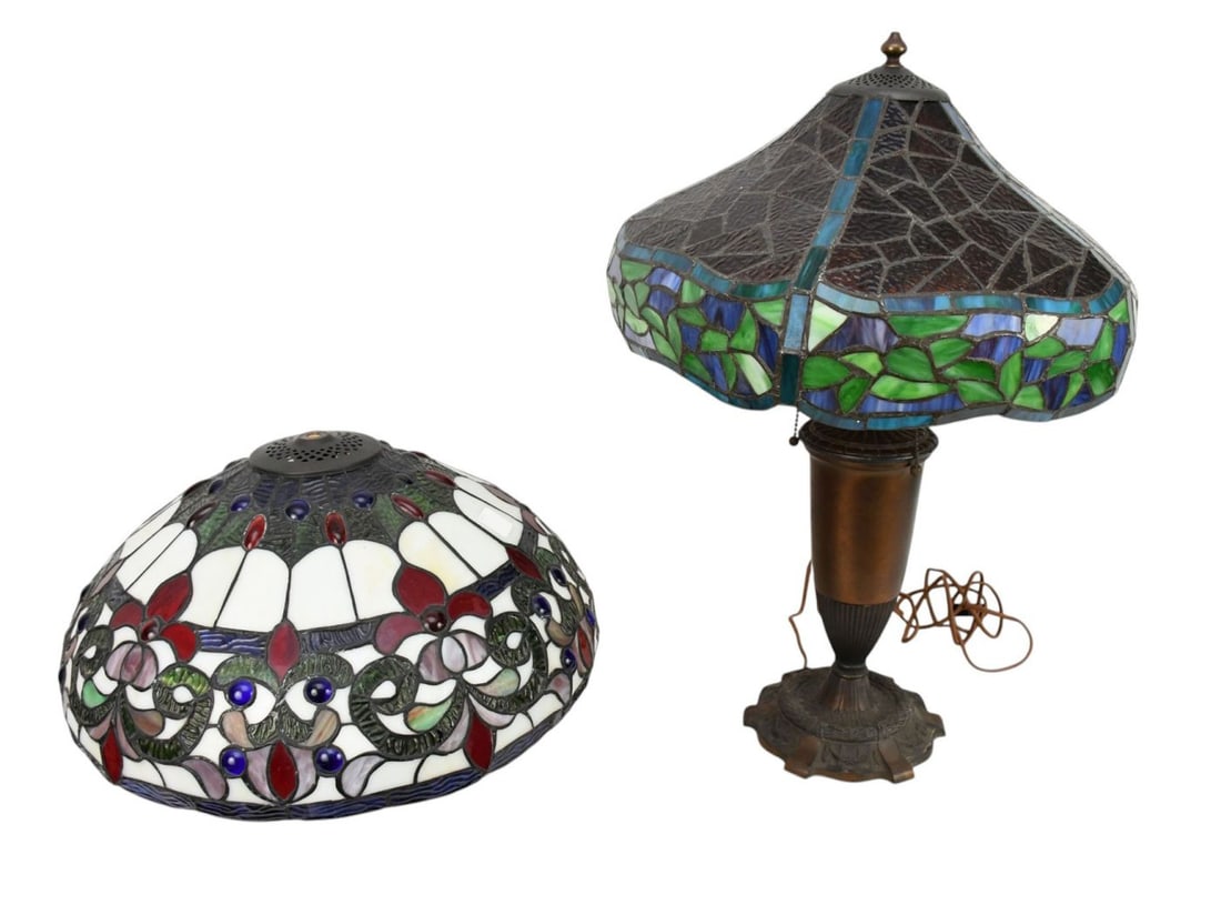 Vintage Art Glass Tiffany Style Table Lamp, Urn shaped metal base. Shade 15" diameter, Overall 23 (1 of 6)