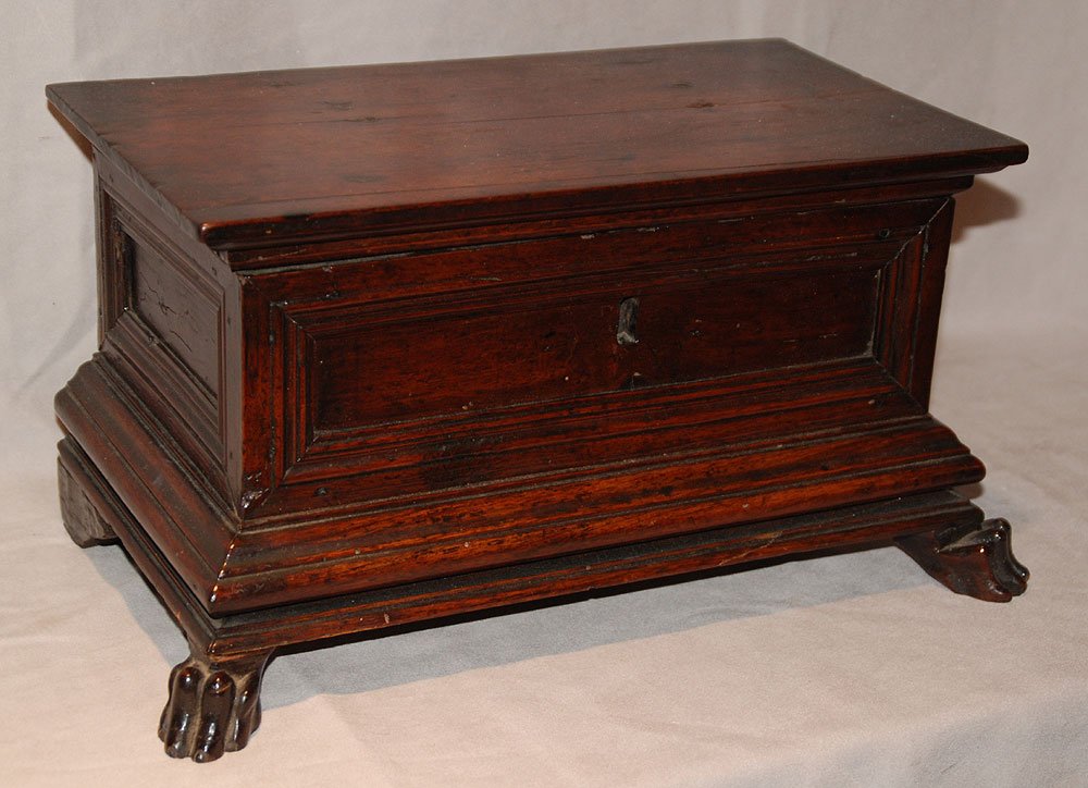 18th Cent Italian Box with carved paw feet. Condition:: 18th Cent Italian Box with carved paw feet. Condition: good. H. 8 3/4" W. 17" D. 9"