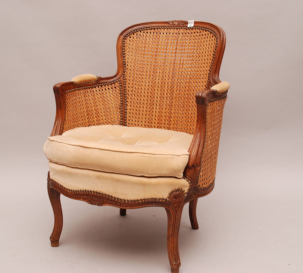 Petite caned bergere: Petite caned bergere