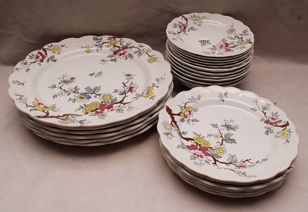 Booths "Chinese Tree" china service, incl; 6 dinner: Booths "Chinese Tree" china service, incl; 6 dinner plates, 6 salads, 6 bowls and 6 desserts, 24 pcs. Total