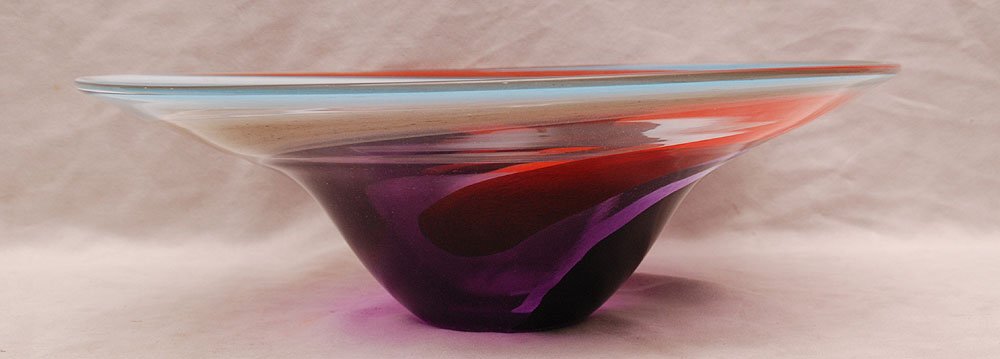 Art glass bowl with Oggetti Italy label, 5"h x 17"dia: Art glass bowl with Oggetti Italy label, 5"h x 17"dia
