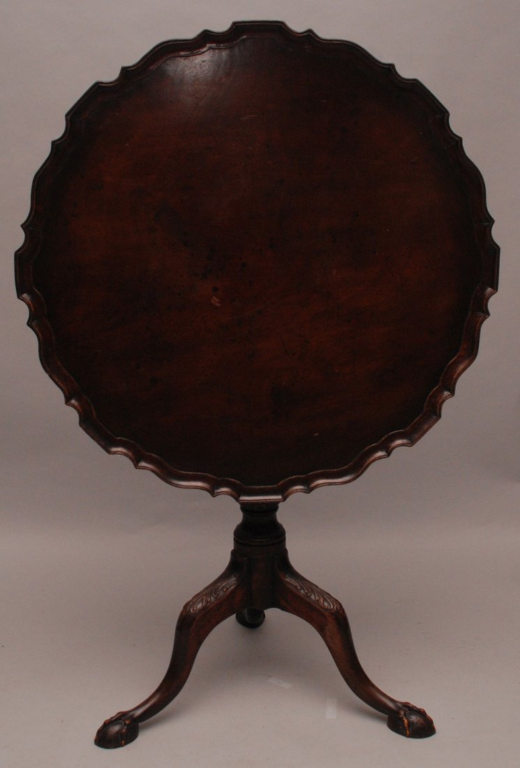Mahogany pie crust tilt top table, early 20th c.: Mahogany pie crust tilt top table, early 20th c.