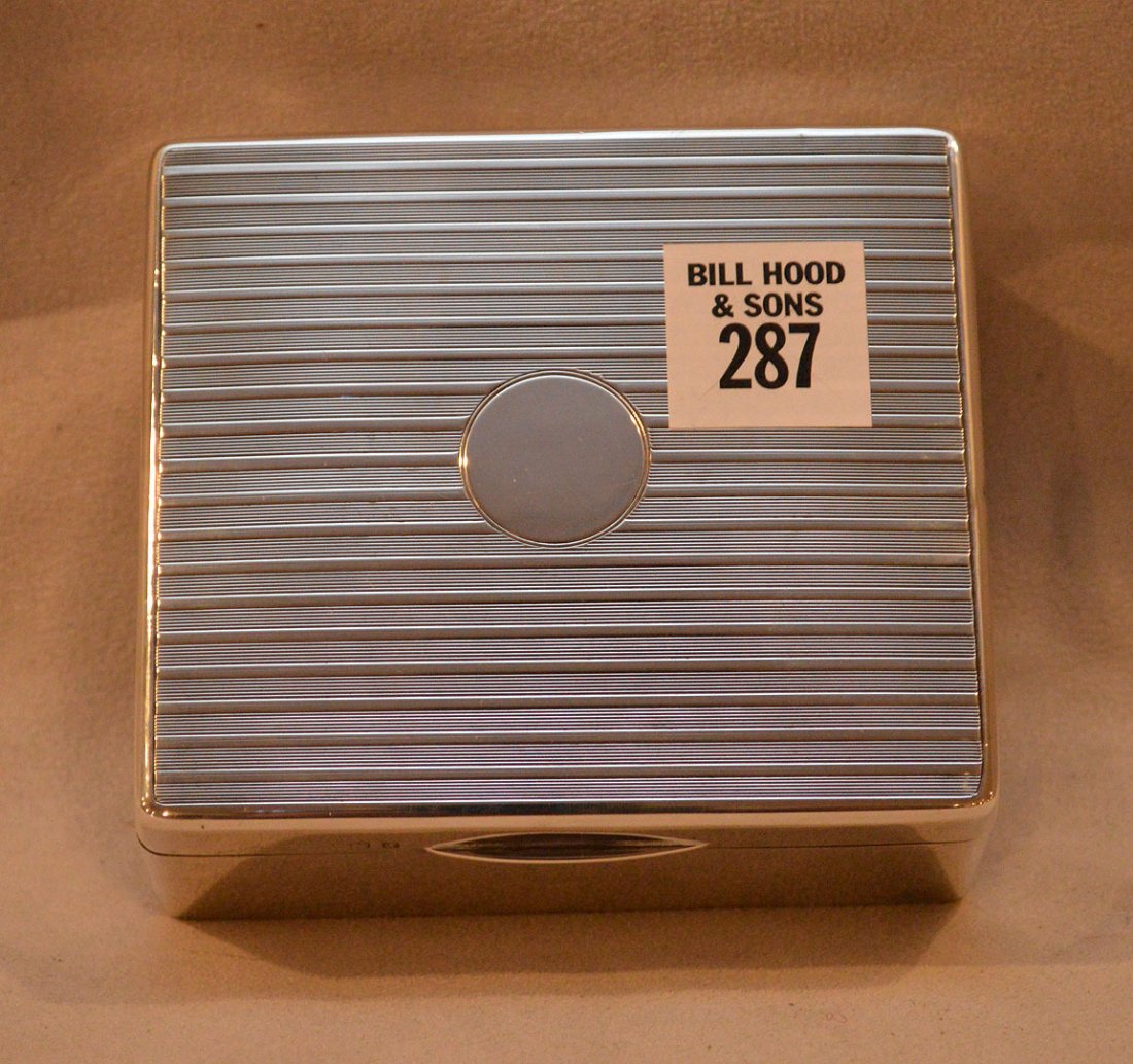 George V, Art De. co Silver Box Made by Barker: George V, Art De. co Silver Box Made by Barker Brothers Ltd, 1927. Rectangular with Rounded Corner. Cover is flat & hinged with scalloped tab. Interior is cedar lined and the underside is lined with b