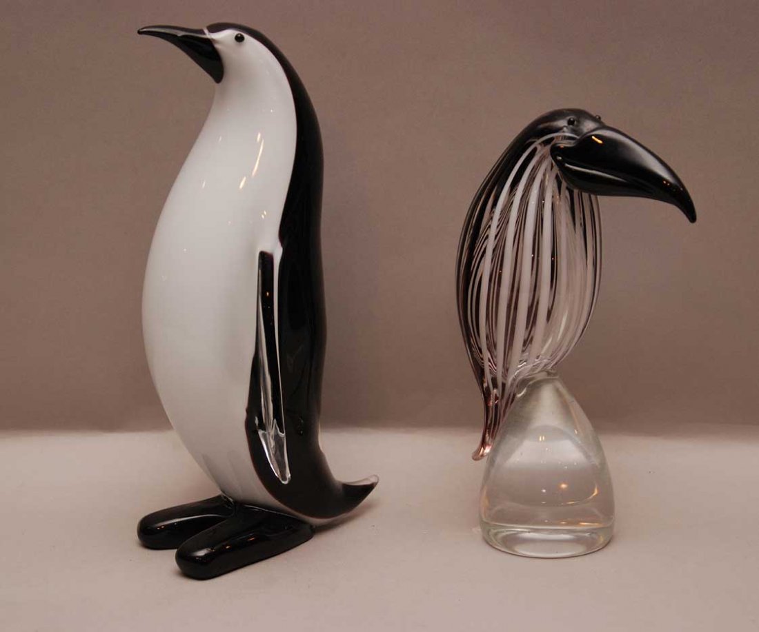 2 Murano penguins 8"h and 9 1/2"h: 2 Murano penguins 8"h and 9 1/2"h