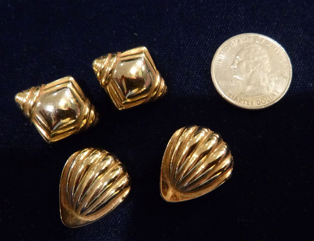 Chimento 18kt gold shell earrings AND 18kt white and: Chimento 18kt gold shell earrings AND 18kt white and yellow gold diamond shape earrings, 6.4dwt