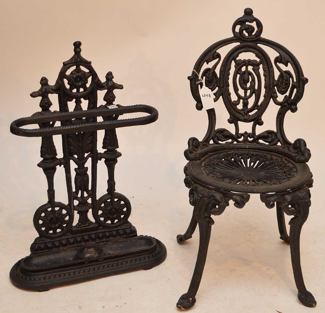Very heavy vintage iron patio chair (29"h) with iron: Very heavy vintage iron patio chair (29"h) with iron umbrella stand