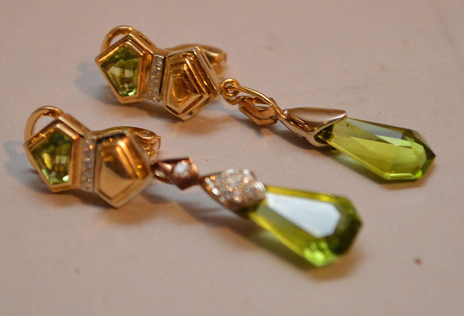 Gioielleria Nardi, St. Mark’s Square, Venice Italy,: Gioielleria Nardi, St. Mark’s Square, Venice Italy, 18KT (750/1000) hand crafted white and yellow gold earrings with step cut shield shape natural peridots 9.51 ct. total weight and pave set round b
