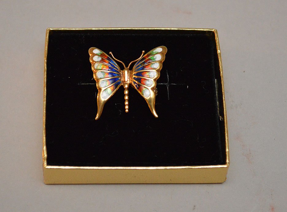 18kt gold and enamel butterfly pin, 2 1/4"h x 2 1/4"w: 18kt gold and enamel butterfly pin, 2 1/4"h x 2 1/4"w