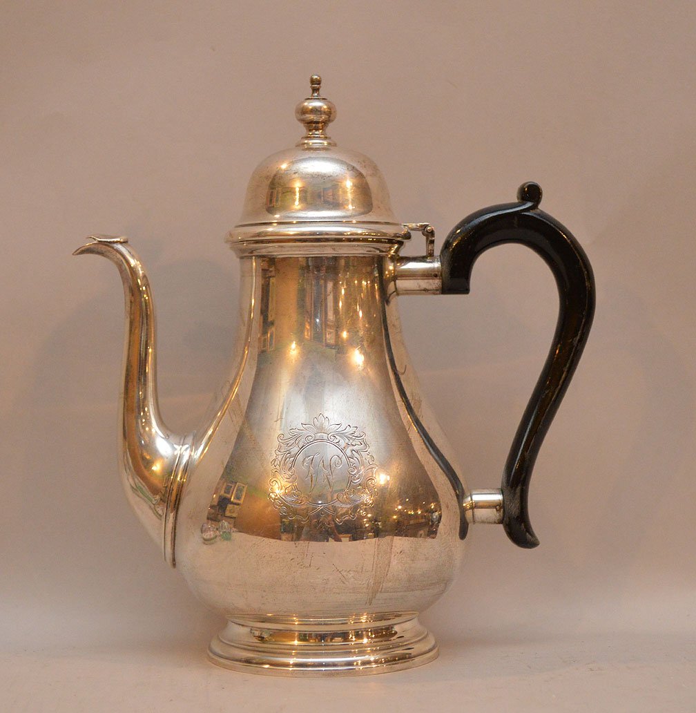 Tiffany & Co. Makers teapot, chased wreath with "W" (1 of 4)