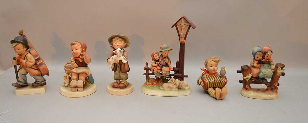 6 assorted hummels (Full Bee), boy with guitar (5 (1 of 5)