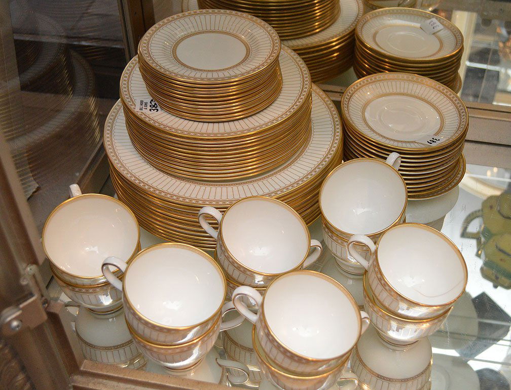 Wedgwood "Colonade" china set (1 of 2)