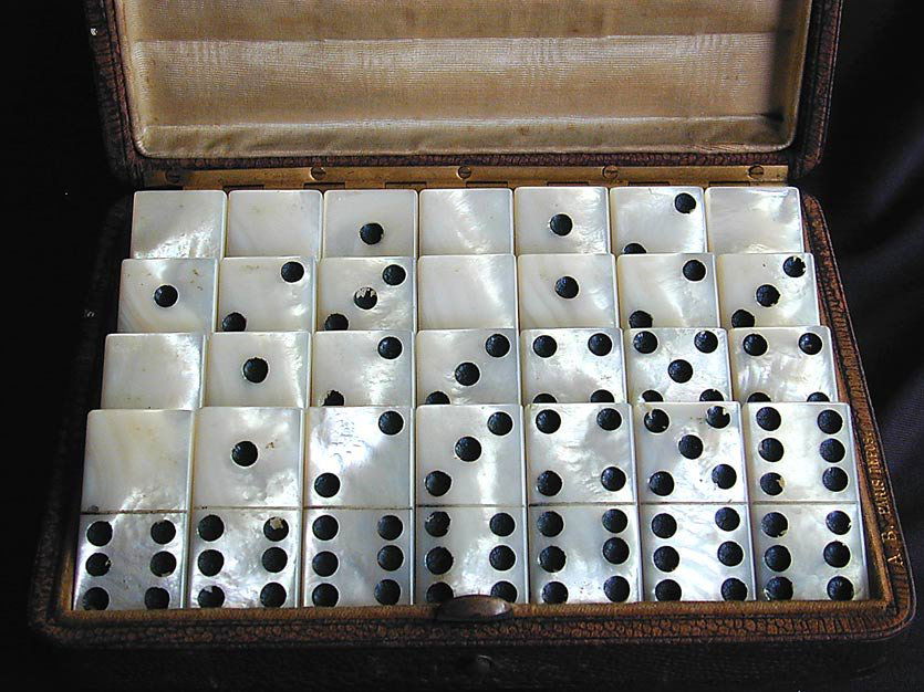 C1920s Cuban Mother Of Pearl Boxed Domino Set Elephant (1 of 7)