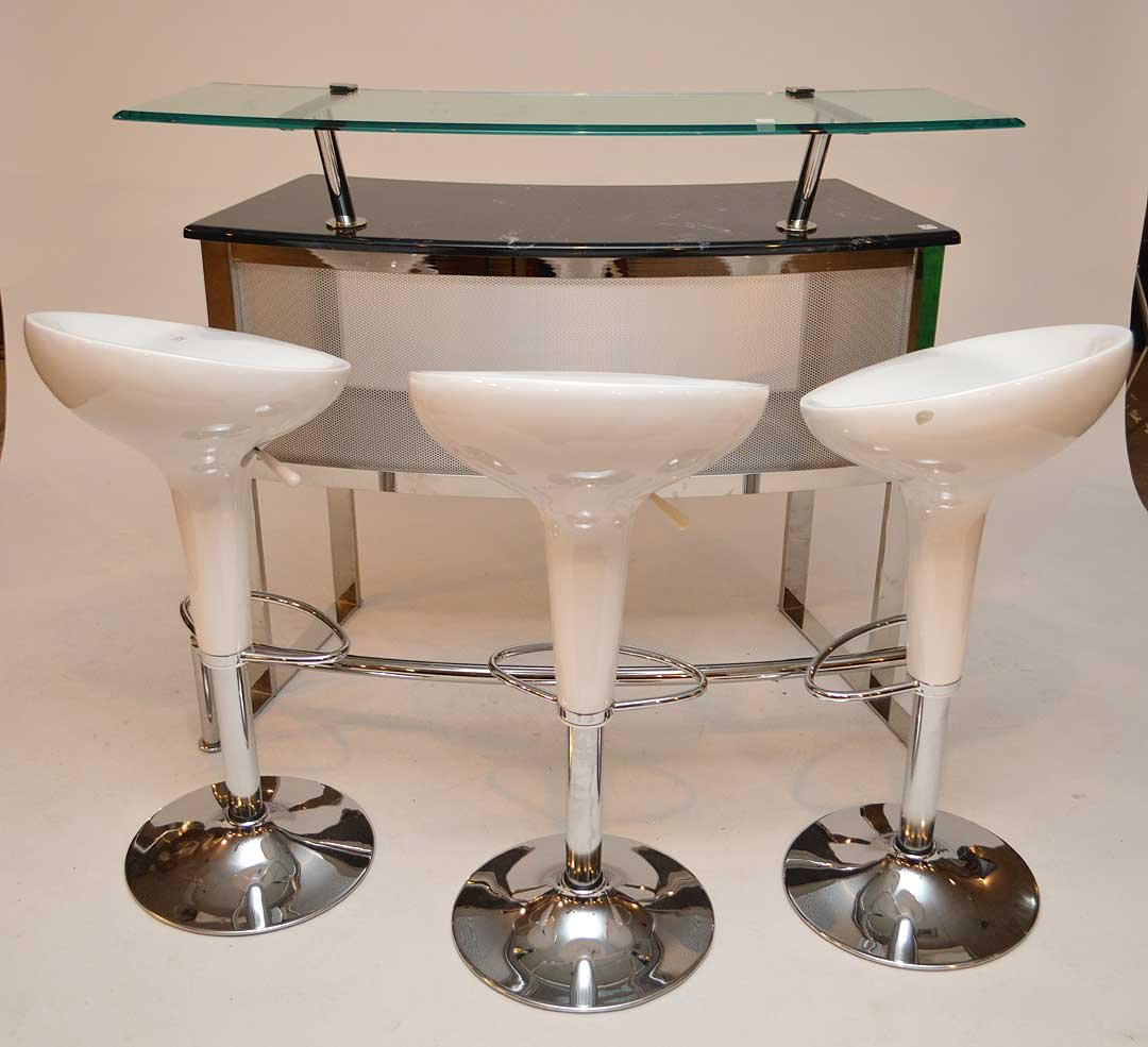 Modern bar with 3 modern stools (1 of 5)