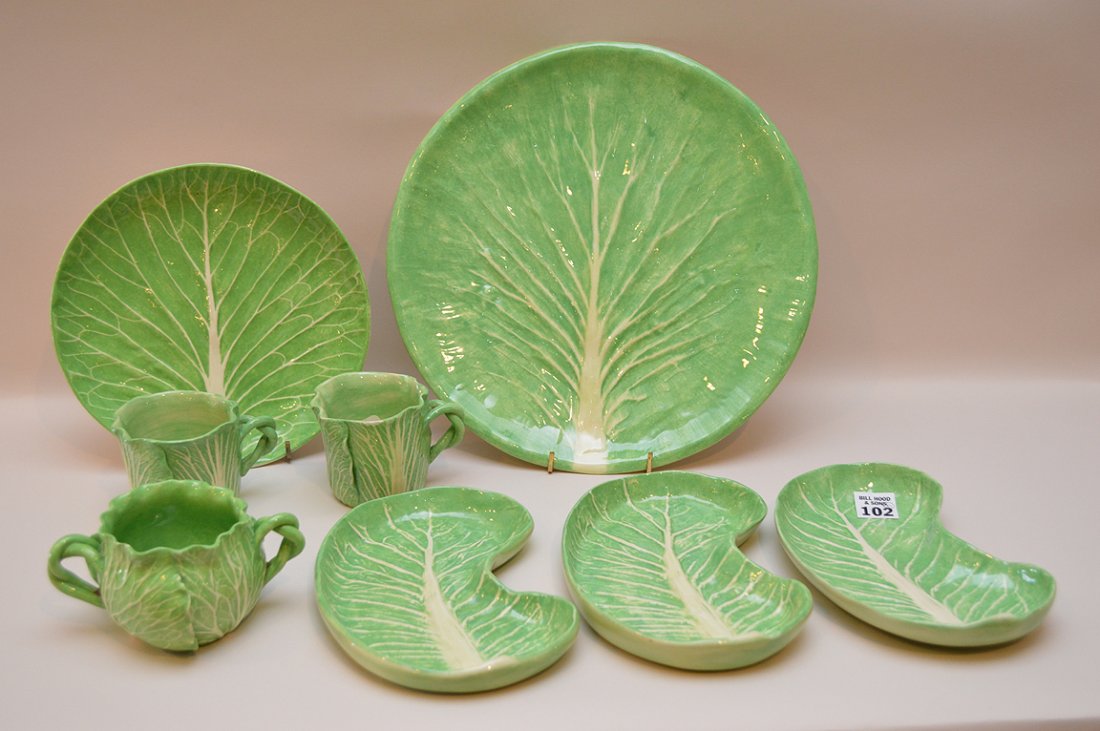 Dodie Thayer 3 lettuce leaf bone dishes AND 2 mugs (2: Dodie Thayer 3 lettuce leaf bone dishes AND 2 mugs (2 5/8"h), sugar bowl (3"h)