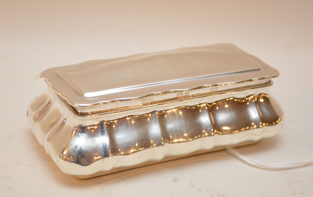 English Sterling Box.  Condition: good with minor (1 of 5)