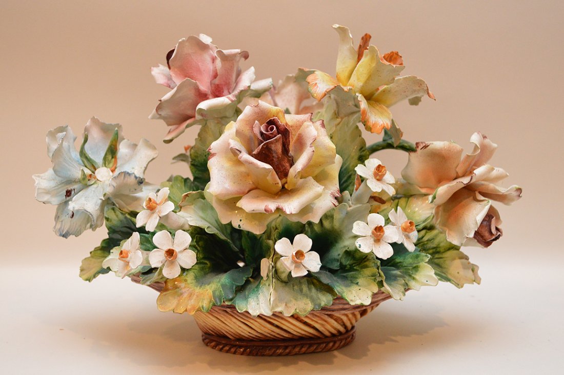 Capodimonte floral centerpiece, 10 1/8"h (1 of 2)