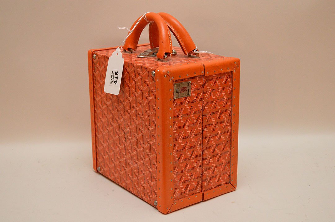 Goyard, France, traveling dog case with 2 bowls (1 of 10)