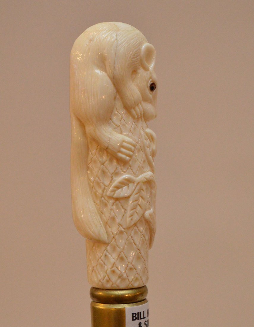 Cane with squirrel handles, mahogany shaft & bronze (1 of 5)