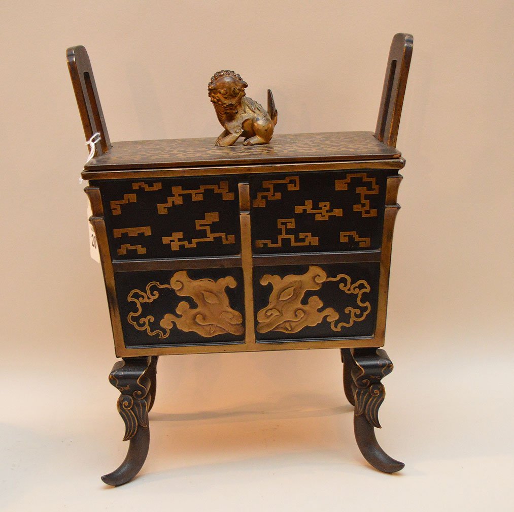 Chinese Black Lacquer Footed Cache Pot with gilt (1 of 6)
