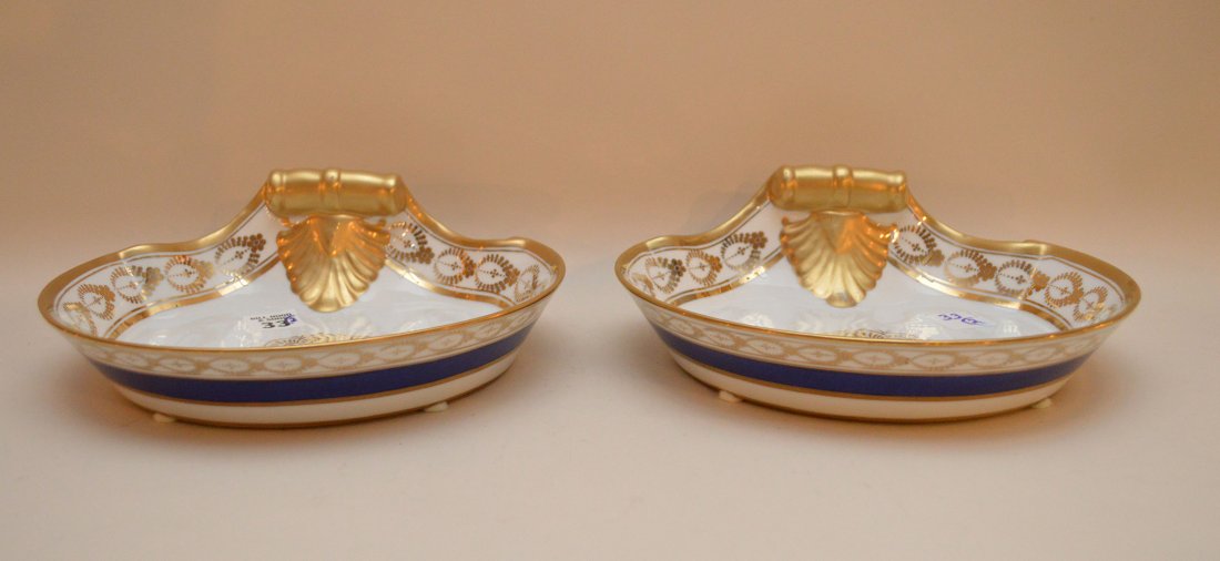 Pair Chelsea House blue with gold trim shell plates,: Pair Chelsea House blue with gold trim shell plates, 9"dia