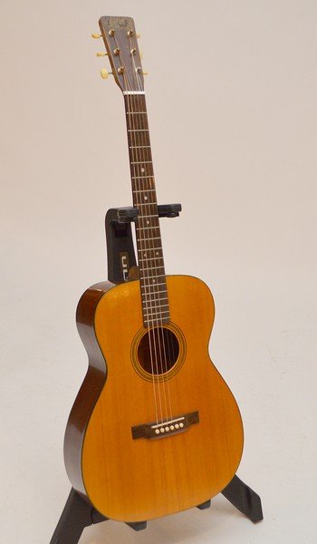 Martin 00-18 Guitar (1953) Serial No. 128529.  The (1 of 9)