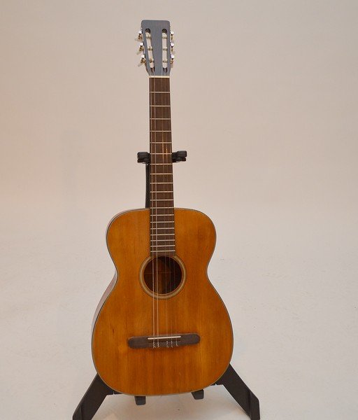 Martin 00-18G Guitar (1959) Serial No. 160931. This is (1 of 10)