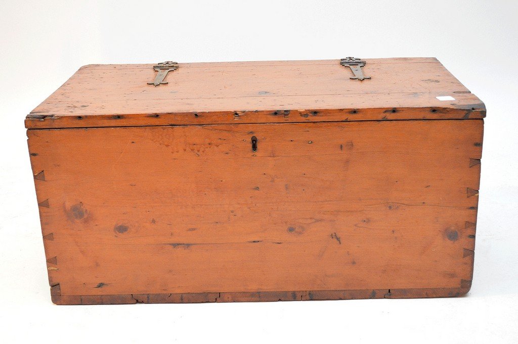 Pine 19th c. trunk (1 of 3)