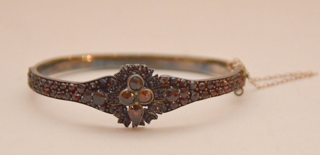 Antique Victorian rose cut Bohemian garnet bangle (1 of 3)