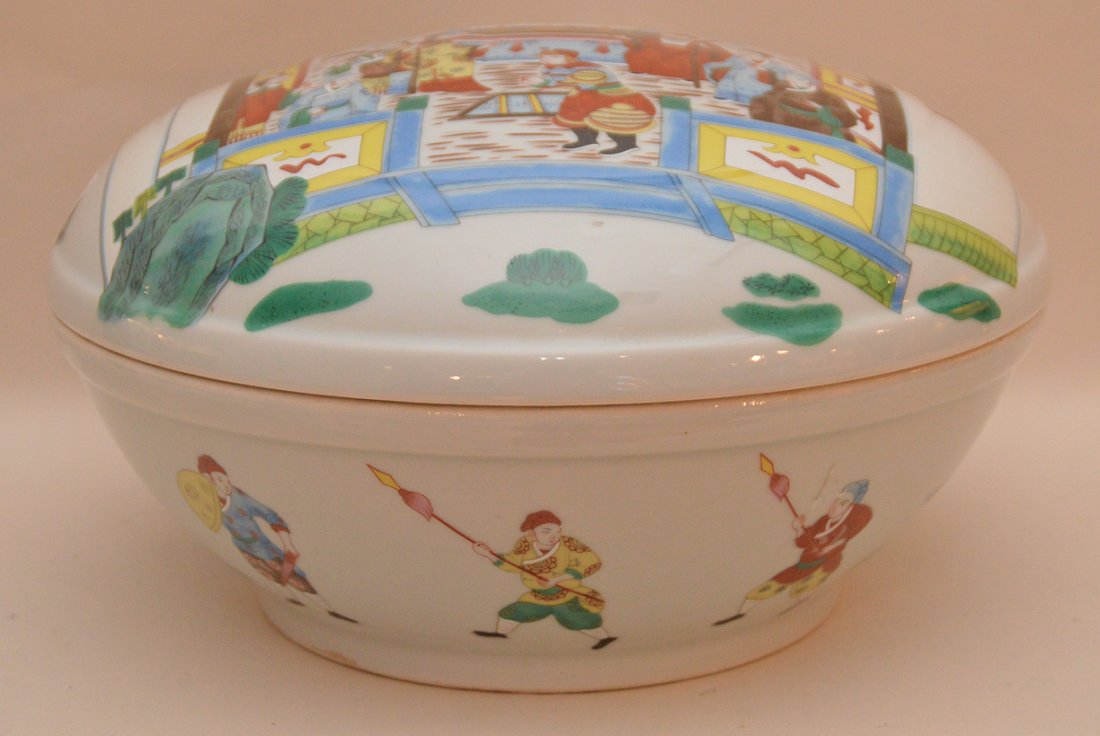 20th c. porcelain Chinese sewing basket (1 of 7)