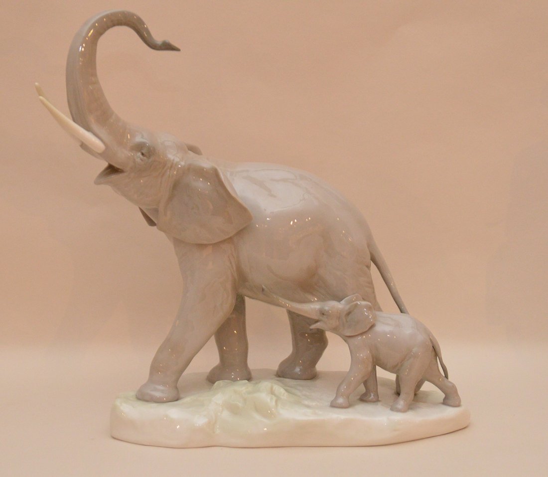 Large Lladro elephant, 11 7/8"h x 10"w (1 of 4)