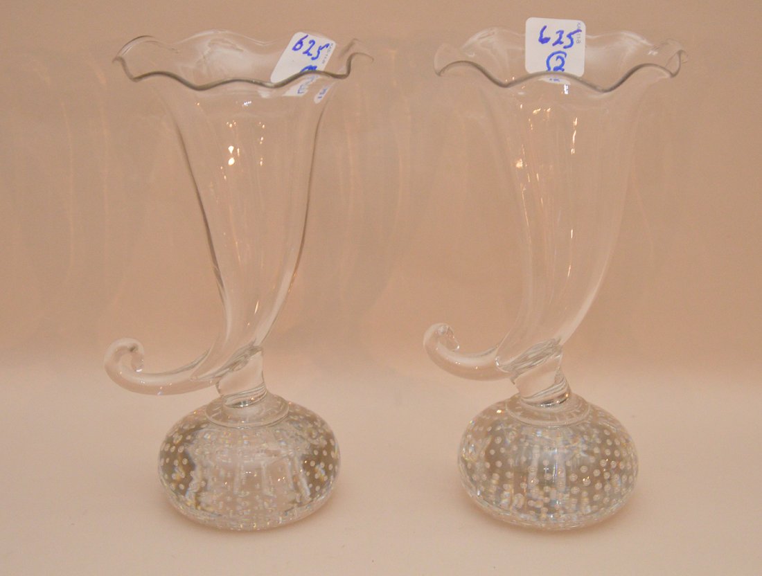 Pair of crystal Cornucopia's with controlled bubble (1 of 2)