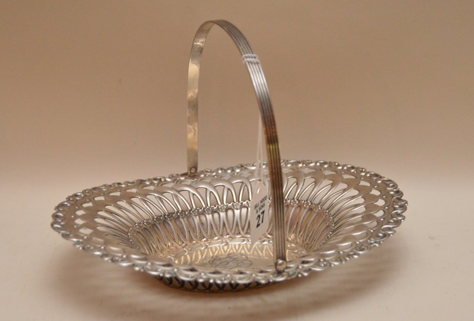 Oval sterling reticulated basket with bale handle, (1 of 4)