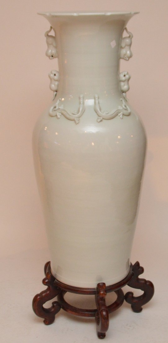 Blanc de chine temple vase, applied lizards and foo (1 of 5)