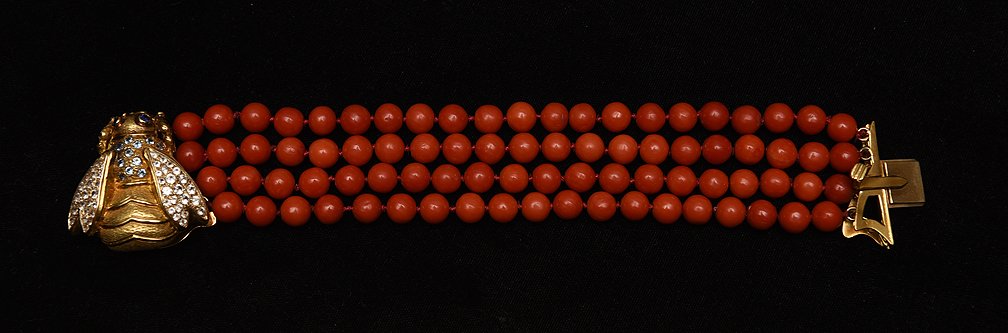 Coral 4 strand bead bracelet with large bee clasp, (1 of 10)