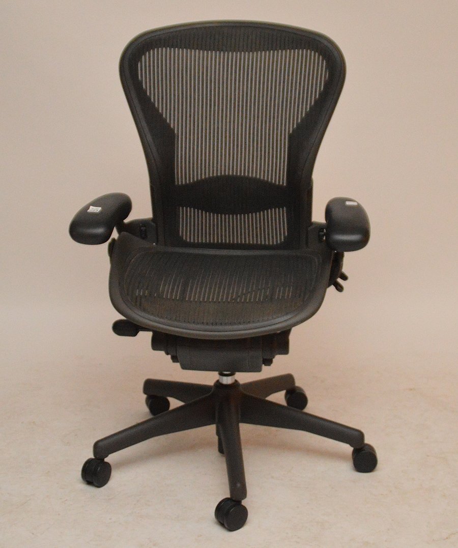 Rolling modern desk chair (1 of 4)