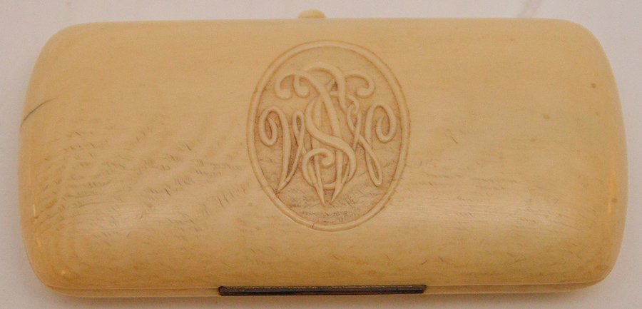 Antique Victorian Fitted Sewing Kit.  Lth. 3 3/4" (1 of 3)