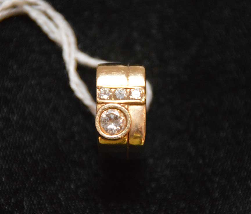 Ring, 14kt gold with 4 diamonds, approx. .90 to 1ct, SI: Ring, 14kt gold with 4 diamonds, approx. .90 to 1ct, SI 2, color I-J, total weight 11.8grams