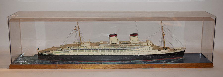 "€¦Di Savoia" Ship Model 26"L, case 33"L, wood (1 of 4)