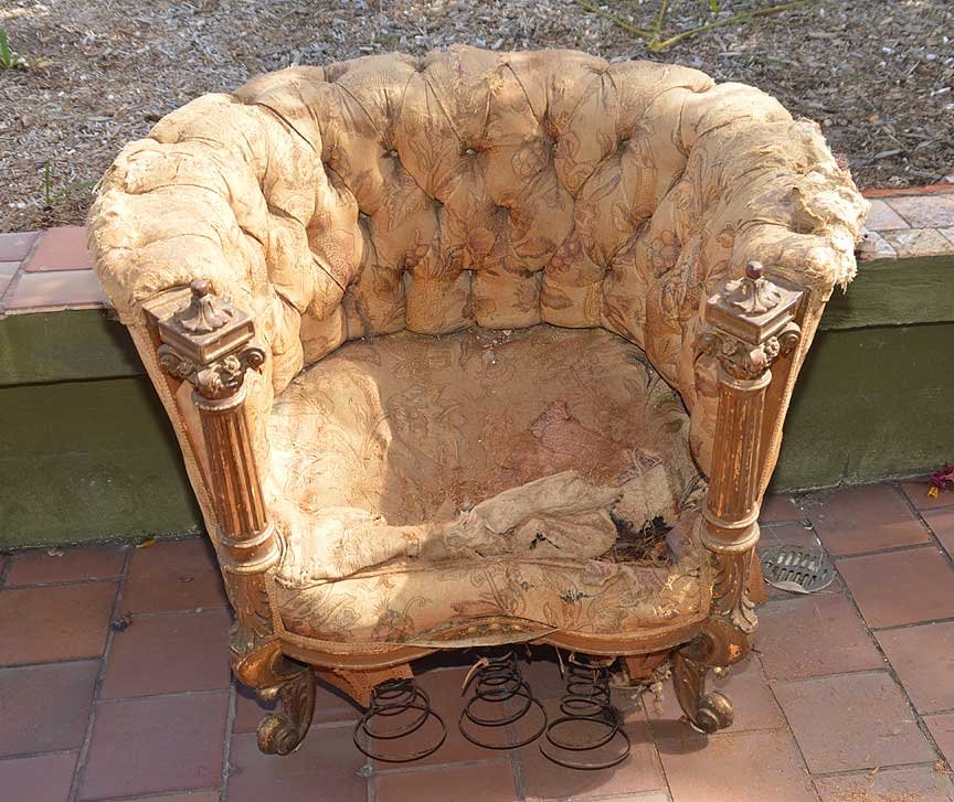 2 early 18th/19th c. French gilded chairs, very (1 of 10)