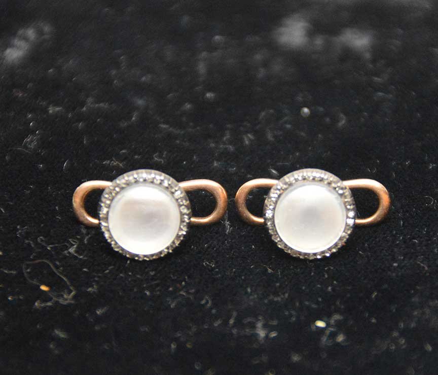 Ladies Russian cufflinks Gold (stamped 56): Ladies Russian cufflinks Gold (stamped 56)